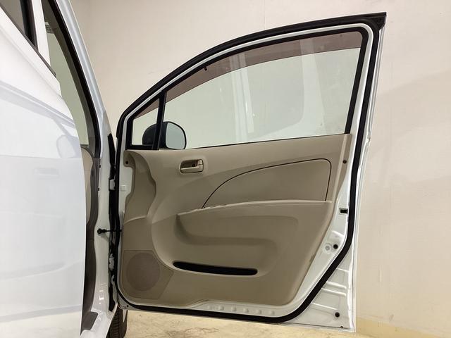 アルトＦ　ワンオーナー　ＣＤオーディオ　キーレスエントリーワンオーナー　ＣＤオーディオ　キーレスエントリー　ドアバイザー　アクセサリーソケット　マニュアルエアコン　ヘッドライトレべライザー　助手席エアバック　スペアタイヤ　ドリンクホルダー　１３インチホイール（京都府）の中古車