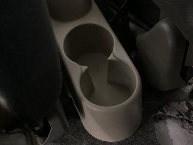 アルトＦ　ワンオーナー　ＣＤオーディオ　キーレスエントリーワンオーナー　ＣＤオーディオ　キーレスエントリー　ドアバイザー　アクセサリーソケット　マニュアルエアコン　ヘッドライトレべライザー　助手席エアバック　スペアタイヤ　ドリンクホルダー　１３インチホイール（京都府）の中古車