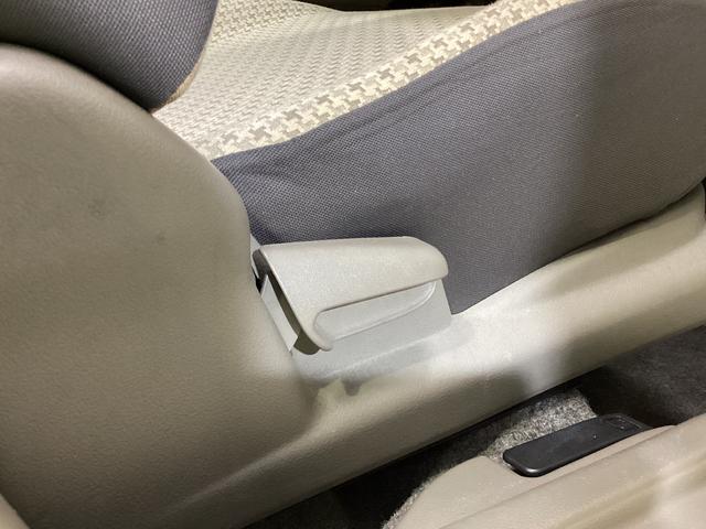 アルトＦ　ワンオーナー　ＣＤオーディオ　キーレスエントリーワンオーナー　ＣＤオーディオ　キーレスエントリー　ドアバイザー　アクセサリーソケット　マニュアルエアコン　ヘッドライトレべライザー　助手席エアバック　スペアタイヤ　ドリンクホルダー　１３インチホイール（京都府）の中古車