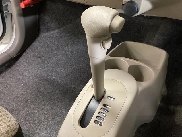 アルトＦ　ワンオーナー　ＣＤオーディオ　キーレスエントリーワンオーナー　ＣＤオーディオ　キーレスエントリー　ドアバイザー　アクセサリーソケット　マニュアルエアコン　ヘッドライトレべライザー　助手席エアバック　スペアタイヤ　ドリンクホルダー　１３インチホイール（京都府）の中古車