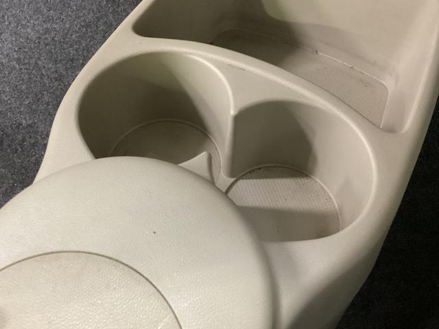 アルトＦ　ワンオーナー　ＣＤオーディオ　キーレスエントリーワンオーナー　ＣＤオーディオ　キーレスエントリー　ドアバイザー　アクセサリーソケット　マニュアルエアコン　ヘッドライトレべライザー　助手席エアバック　スペアタイヤ　ドリンクホルダー　１３インチホイール（京都府）の中古車