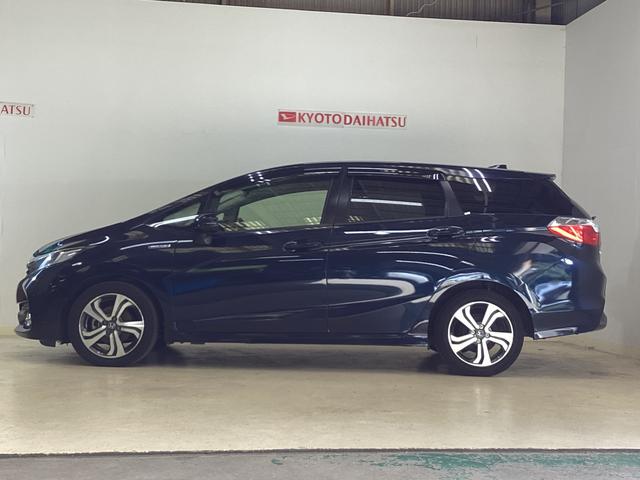 シャトルハイブリッドＸ　ナビ　バックカメラ　ＥＴＣ　ワンセグチューナナビ　バックカメラ　ＥＴＣ　ワンセグチューナ　ブルートゥース対応　クルーズコントロール　プッシュボタンエンジンスタート　オートエアコン　カーペットマット　バイザー　フォグランプ　ＬＥＤヘッドライト（京都府）の中古車