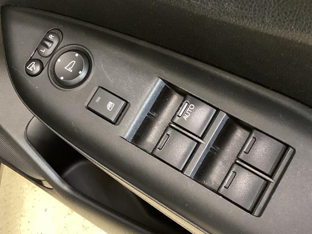 シャトルハイブリッドＸ　ナビ　バックカメラ　ＥＴＣ　ワンセグチューナナビ　バックカメラ　ＥＴＣ　ワンセグチューナ　ブルートゥース対応　クルーズコントロール　プッシュボタンエンジンスタート　オートエアコン　カーペットマット　バイザー　フォグランプ　ＬＥＤヘッドライト（京都府）の中古車