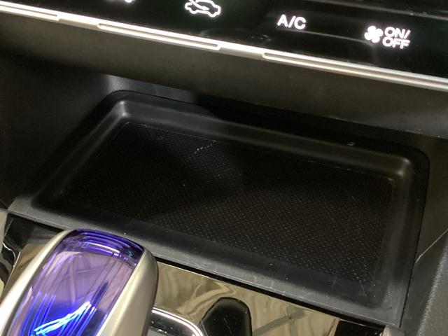 シャトルハイブリッドＸ　ナビ　バックカメラ　ＥＴＣ　ワンセグチューナナビ　バックカメラ　ＥＴＣ　ワンセグチューナ　ブルートゥース対応　クルーズコントロール　プッシュボタンエンジンスタート　オートエアコン　カーペットマット　バイザー　フォグランプ　ＬＥＤヘッドライト（京都府）の中古車