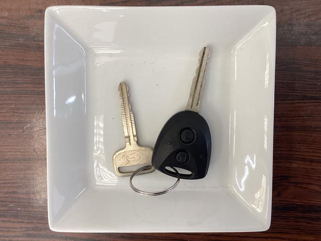 ハイゼットカーゴDX ワンオーナー ETC ラジオ スマートアシストワンオーナー ETC ラジオ 両側スライドドア オートライト オートマチックハイビーム リアコーナーセンサー 横滑り防止措置 衝突被害軽減ブレーキ ドアバイザー アクセサリーソケット スマートアシスト(京都府)の中古車