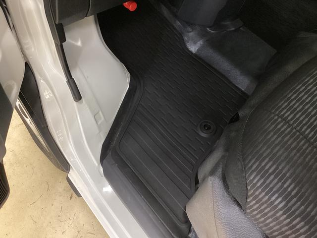 ハイゼットカーゴDX ワンオーナー ETC ラジオ スマートアシストワンオーナー ETC ラジオ 両側スライドドア オートライト オートマチックハイビーム リアコーナーセンサー 横滑り防止措置 衝突被害軽減ブレーキ ドアバイザー アクセサリーソケット スマートアシスト(京都府)の中古車