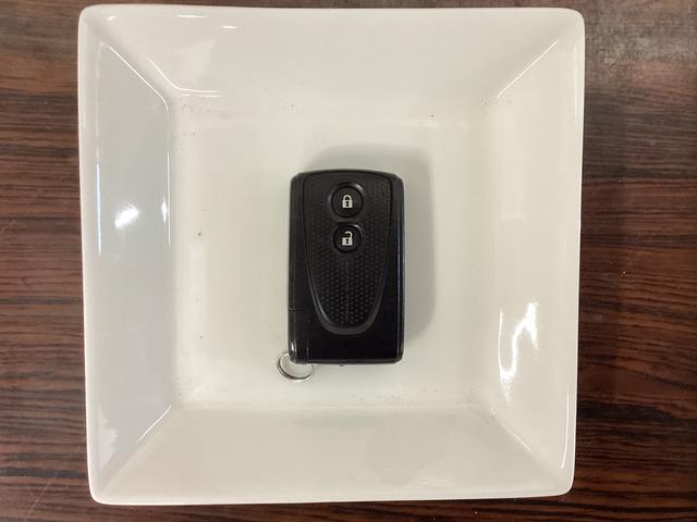 パッソX Gパッケージ ナビ バックカメラ ETC ワンセグTVナビ バックカメラ ETC ワンセグチューナー ブルートゥース対応 キーフリーシステム アルミホイール オートエアコン 電動格納式ドアミラー アイドリングストップ カーペットマット バイザー ABS(京都府)の中古車