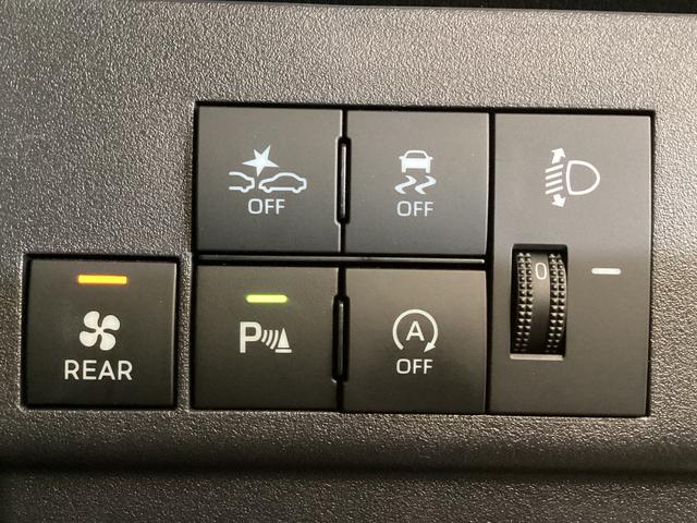 ハイゼットカーゴデラックス　４ＷＤＣＶＴ　ＡＭ／ＦＭチューナー　ワンオーナー切替式４ＷＤ　ＣＶＴ車　ラジオデッキ　前後コーナーセンサー　オートライト　オートマチックハイビーム　　キーレスエントリー　アイドリングストップ　横滑り防止措置　スマートアシスト　ワンオーナー（京都府）の中古車