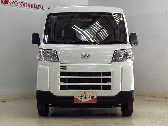 ハイゼットカーゴデラックス　４ＷＤＣＶＴ　ＡＭ／ＦＭチューナー　ワンオーナー切替式４ＷＤ　ＣＶＴ車　ラジオデッキ　前後コーナーセンサー　オートライト　オートマチックハイビーム　　キーレスエントリー　アイドリングストップ　横滑り防止措置　スマートアシスト　ワンオーナー（京都府）の中古車