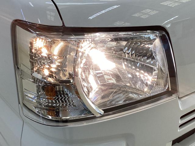 ハイゼットカーゴデラックス　４ＷＤＣＶＴ　ＡＭ／ＦＭチューナー　ワンオーナー切替式４ＷＤ　ＣＶＴ車　ラジオデッキ　前後コーナーセンサー　オートライト　オートマチックハイビーム　　キーレスエントリー　アイドリングストップ　横滑り防止措置　スマートアシスト　ワンオーナー（京都府）の中古車