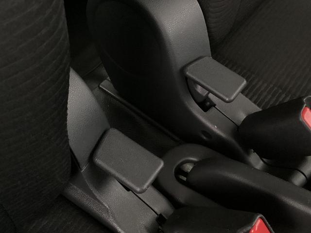 ハイゼットカーゴデラックス　４ＷＤＣＶＴ　ＡＭ／ＦＭチューナー　ワンオーナー切替式４ＷＤ　ＣＶＴ車　ラジオデッキ　前後コーナーセンサー　オートライト　オートマチックハイビーム　　キーレスエントリー　アイドリングストップ　横滑り防止措置　スマートアシスト　ワンオーナー（京都府）の中古車