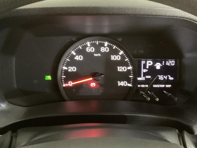 ハイゼットカーゴデラックス　４ＷＤＣＶＴ　ＡＭ／ＦＭチューナー　ワンオーナー切替式４ＷＤ　ＣＶＴ車　ラジオデッキ　前後コーナーセンサー　オートライト　オートマチックハイビーム　　キーレスエントリー　アイドリングストップ　横滑り防止措置　スマートアシスト　ワンオーナー（京都府）の中古車