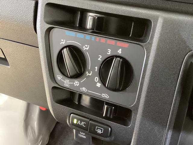 ハイゼットカーゴデラックス　４ＷＤＣＶＴ　ＡＭ／ＦＭチューナー　ワンオーナー切替式４ＷＤ　ＣＶＴ車　ラジオデッキ　前後コーナーセンサー　オートライト　オートマチックハイビーム　　キーレスエントリー　アイドリングストップ　横滑り防止措置　スマートアシスト　ワンオーナー（京都府）の中古車