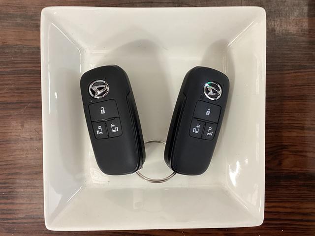 タントカスタムＸ　届出済未使用車　ナビ　バックカメラ　地デジ届出済未使用車　ナビ　フルセグチューナー　ブルートゥース対応　バックカメラ　プッシュボタンエンジンスタート　両側リヤパワースライドドア　ＬＥＤヘッドライト　コーナーセンサー　オートエアコン　ＡＢＳ（京都府）の中古車