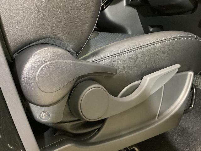 タントカスタムＸ　届出済未使用車　ナビ　バックカメラ　地デジ届出済未使用車　ナビ　フルセグチューナー　ブルートゥース対応　バックカメラ　プッシュボタンエンジンスタート　両側リヤパワースライドドア　ＬＥＤヘッドライト　コーナーセンサー　オートエアコン　ＡＢＳ（京都府）の中古車