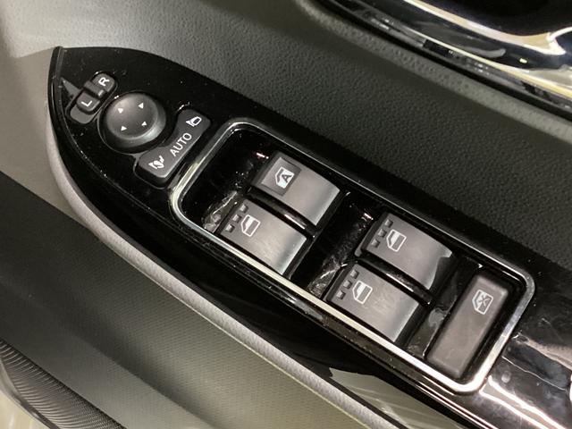 タントカスタムＸセレクション　ワンオーナー　ナビ　ＥＴＣ　ドラレコワンオーナー　ナビ　バックカメラ　ドラレコ　ＥＴＣ　ロングスライドシート　両側電動スライド　シートヒーター　コーナーセンサー　電子パーキング　ＵＳＢ　Ｂｌｕｅｔｏｏｔｈ　オートマチックハイビーム（京都府）の中古車