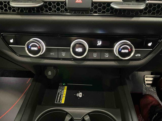 ＺＲ−Ｖｅ：ＨＥＶ　Ｚナビ　パノラマモニター　ＥＴＣ２．０　ドライブレコーダー　アルミホイール　オートライト　デュアルエアバッグ　ＡＢＳ　安全ボディ　パワーシート　ＬＥＤヘッドランプ　プッシュボタンスタート　キーフリー（京都府）の中古車