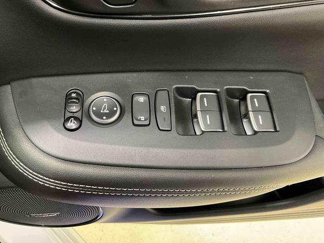 ＺＲ−Ｖｅ：ＨＥＶ　Ｚナビ　パノラマモニター　ＥＴＣ２．０　ドライブレコーダー　アルミホイール　オートライト　デュアルエアバッグ　ＡＢＳ　安全ボディ　パワーシート　ＬＥＤヘッドランプ　プッシュボタンスタート　キーフリー（京都府）の中古車