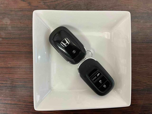 ＺＲ−Ｖｅ：ＨＥＶ　Ｚナビ　パノラマモニター　ＥＴＣ２．０　ドライブレコーダー　アルミホイール　オートライト　デュアルエアバッグ　ＡＢＳ　安全ボディ　パワーシート　ＬＥＤヘッドランプ　プッシュボタンスタート　キーフリー（京都府）の中古車