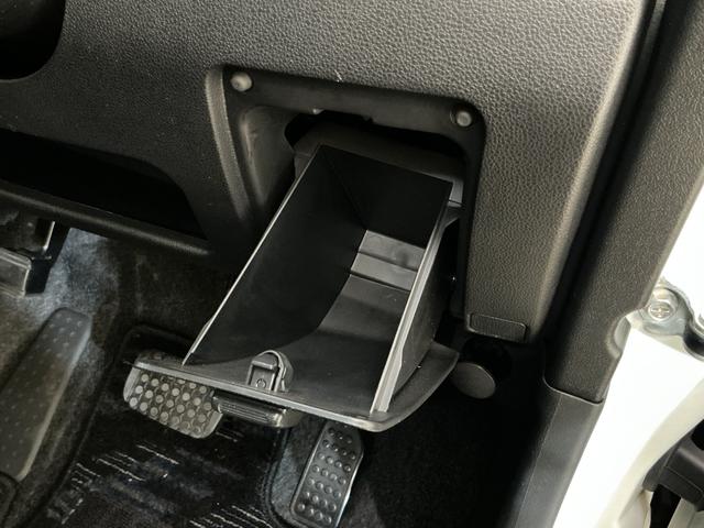 ムーヴＸ　ＶＳ　ＣＤチューナー　キーフリーシステム　アルミホイールＣＤチューナー　キーフリーシステム　アルミホイール　マニュアルエアコン　カーペットマット　電動格納式ドアミラー　フォグランプ　運転席・助手席エアバッグ　パワステ　パワーウインドウ　ＡＢＳ　ベンチシート（京都府）の中古車