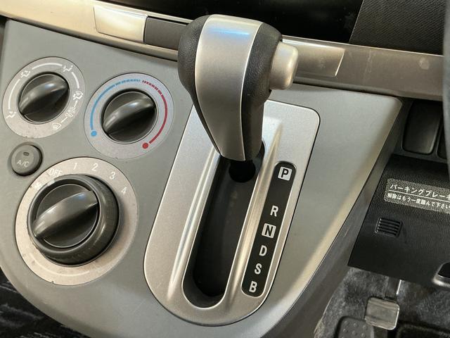 ムーヴＸ　ＶＳ　ＣＤチューナー　キーフリーシステム　アルミホイールＣＤチューナー　キーフリーシステム　アルミホイール　マニュアルエアコン　カーペットマット　電動格納式ドアミラー　フォグランプ　運転席・助手席エアバッグ　パワステ　パワーウインドウ　ＡＢＳ　ベンチシート（京都府）の中古車