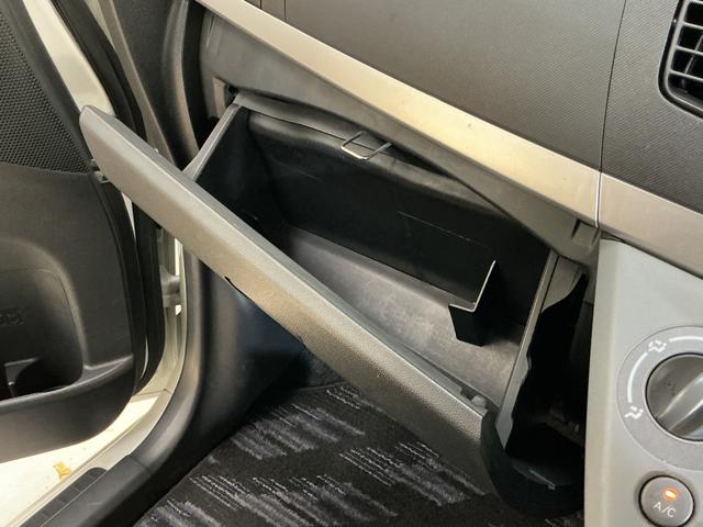 ムーヴＸ　ＶＳ　ＣＤチューナー　キーフリーシステム　アルミホイールＣＤチューナー　キーフリーシステム　アルミホイール　マニュアルエアコン　カーペットマット　電動格納式ドアミラー　フォグランプ　運転席・助手席エアバッグ　パワステ　パワーウインドウ　ＡＢＳ　ベンチシート（京都府）の中古車