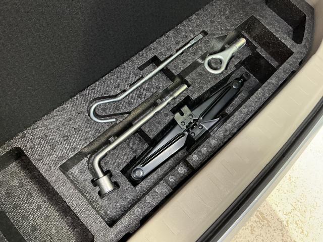 ムーヴＸ　ワンオーナー　ＣＤチューナー　キーフリーシステム　ＡＢＳワンオーナー　キーフリーシステム　ＣＤチューナー　キーレスリモコン　マニュアルエアコン　電動格納式ドアミラー　ホイールキャップ　リヤワイパー　ロングバイザー　ベンチシート　パワステ　パワーウインドウ（京都府）の中古車