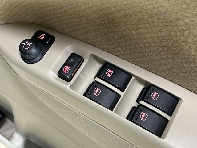 ムーヴＸ　ワンオーナー　ＣＤチューナー　キーフリーシステム　ＡＢＳワンオーナー　キーフリーシステム　ＣＤチューナー　キーレスリモコン　マニュアルエアコン　電動格納式ドアミラー　ホイールキャップ　リヤワイパー　ロングバイザー　ベンチシート　パワステ　パワーウインドウ（京都府）の中古車