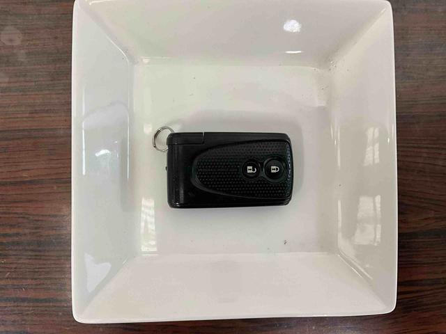 ミラXリミテッドナビ キーフリーシステム オートエアコン 運転席 助手席 エアバッグ ABS 安全ボディ バイザー カーペットマット 電動格納式ドアミラー 運転席シートリフター フルホイールキャップ(京都府)の中古車