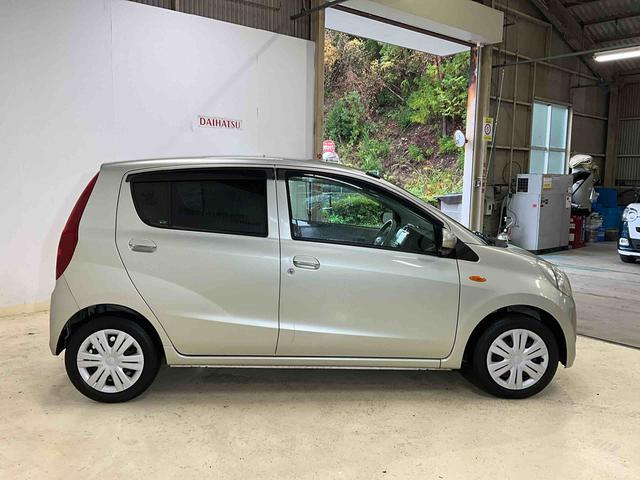 ミラXリミテッドナビ キーフリーシステム オートエアコン 運転席 助手席 エアバッグ ABS 安全ボディ バイザー カーペットマット 電動格納式ドアミラー 運転席シートリフター フルホイールキャップ(京都府)の中古車