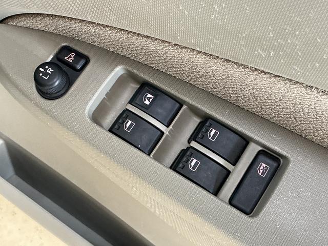 ムーヴＸリミテッド　ワンオーナー　ナビ　バックカメラ　ワンセグＴＶワンオーナー　ナビ　バックカメラ　１４インチ純正アルミホイール　ワンセグＴＶ　スマートキー　アイドリングストップ　盗難防止装置　１２Ｖ電源ソケット　ヘッドライトレべライザー　オートエアコン　ＡＢＳ（京都府）の中古車