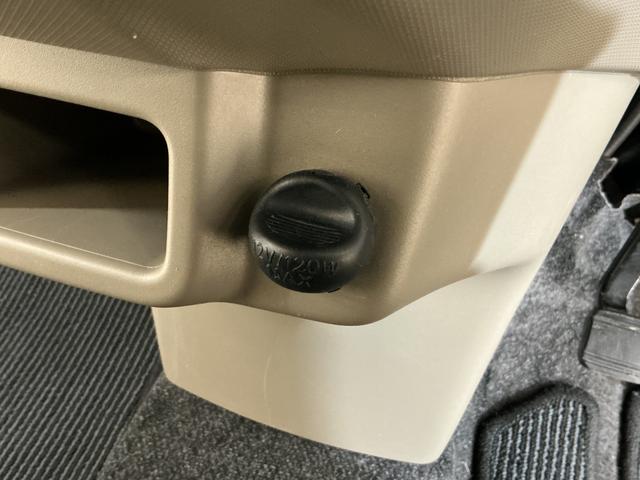 ムーヴＸリミテッド　ワンオーナー　ナビ　バックカメラ　ワンセグＴＶワンオーナー　ナビ　バックカメラ　１４インチ純正アルミホイール　ワンセグＴＶ　スマートキー　アイドリングストップ　盗難防止装置　１２Ｖ電源ソケット　ヘッドライトレべライザー　オートエアコン　ＡＢＳ（京都府）の中古車