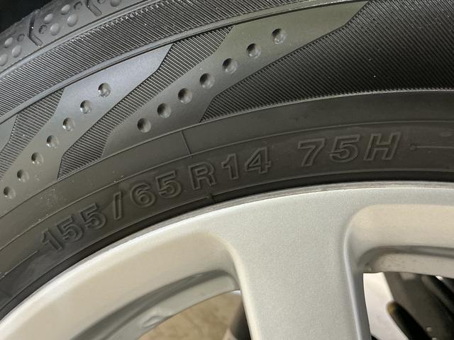 ムーヴＸリミテッド　ワンオーナー　ナビ　バックカメラ　ワンセグＴＶワンオーナー　ナビ　バックカメラ　１４インチ純正アルミホイール　ワンセグＴＶ　スマートキー　アイドリングストップ　盗難防止装置　１２Ｖ電源ソケット　ヘッドライトレべライザー　オートエアコン　ＡＢＳ（京都府）の中古車