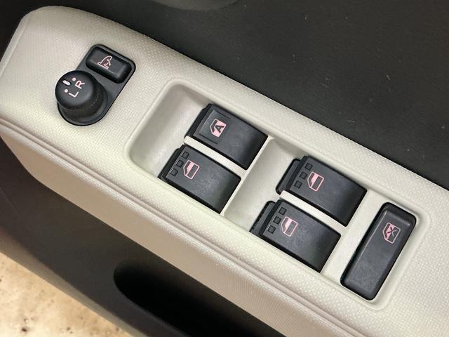 ミラココアココアＸスマートセレクションＳＮ　ワンオーナー　４ＷＤ　ナビ現車確認をお願いしております。４ＷＤ　ナビ　ドライブレコーダー　ＥＴＣ　バックカメラ　アイドリングストップ　キーレスエントリー　ドアバイザー　フォグライト　１２Ｖ電源ソケット（京都府）の中古車