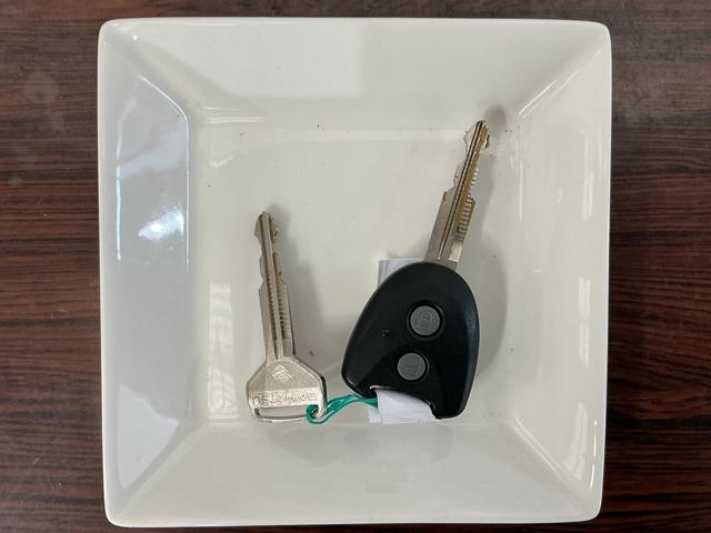 ミライースＬｆ　４ＷＤ　ＣＤオーディオ　アイドリングストップ４ＷＤ　ＣＤオーディオ　アイドリングストップ　ドアバイザー　スペアキー有り　キーレスエントリー　盗難防止装置　マニュアルエアコン　ヘッドライトレべライザー　１２Ｖ電源ソケット（京都府）の中古車