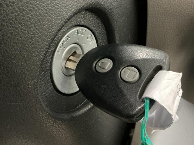 ミライースＬｆ　４ＷＤ　ＣＤオーディオ　アイドリングストップ４ＷＤ　ＣＤオーディオ　アイドリングストップ　ドアバイザー　スペアキー有り　キーレスエントリー　盗難防止装置　マニュアルエアコン　ヘッドライトレべライザー　１２Ｖ電源ソケット（京都府）の中古車