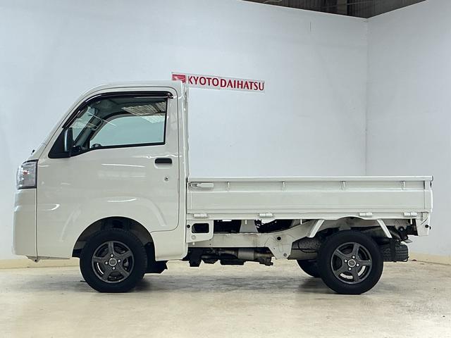 ハイゼットトラックスタンダード　切替式４ＷＤ　オートマ車　ラジオデッキ　３方開切替式４ＷＤ　オートマ　ラジオデッキ　ＥＴＣ　３方開　ドアバイザー　ラバーマット　ヘッドライトレべライザー　マニュアルエアコン　１２Ｖ電源ソケット　スペアタイヤ　バッテリーカバー（京都府）の中古車