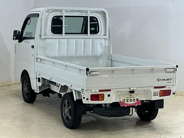 ハイゼットトラックスタンダード　切替式４ＷＤ　オートマ車　ラジオデッキ　３方開切替式４ＷＤ　オートマ　ラジオデッキ　ＥＴＣ　３方開　ドアバイザー　ラバーマット　ヘッドライトレべライザー　マニュアルエアコン　１２Ｖ電源ソケット　スペアタイヤ　バッテリーカバー（京都府）の中古車