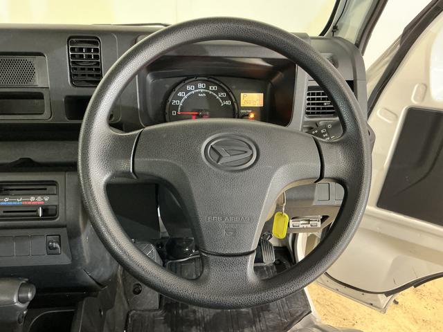 ハイゼットトラックスタンダード　切替式４ＷＤ　オートマ車　ラジオデッキ　３方開切替式４ＷＤ　オートマ　ラジオデッキ　ＥＴＣ　３方開　ドアバイザー　ラバーマット　ヘッドライトレべライザー　マニュアルエアコン　１２Ｖ電源ソケット　スペアタイヤ　バッテリーカバー（京都府）の中古車