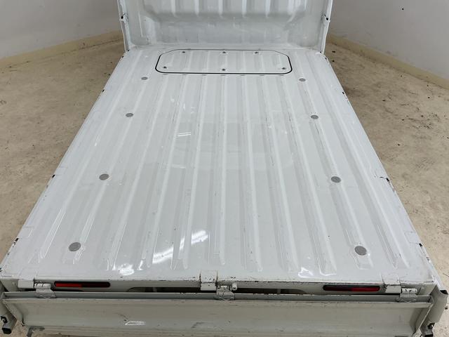 ハイゼットトラックスタンダード　切替式４ＷＤ　オートマ車　ラジオデッキ　３方開切替式４ＷＤ　オートマ　ラジオデッキ　ＥＴＣ　３方開　ドアバイザー　ラバーマット　ヘッドライトレべライザー　マニュアルエアコン　１２Ｖ電源ソケット　スペアタイヤ　バッテリーカバー（京都府）の中古車