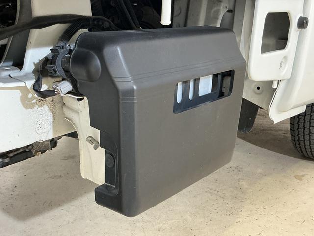 ハイゼットトラックスタンダード　切替式４ＷＤ　オートマ車　ラジオデッキ　３方開切替式４ＷＤ　オートマ　ラジオデッキ　ＥＴＣ　３方開　ドアバイザー　ラバーマット　ヘッドライトレべライザー　マニュアルエアコン　１２Ｖ電源ソケット　スペアタイヤ　バッテリーカバー（京都府）の中古車