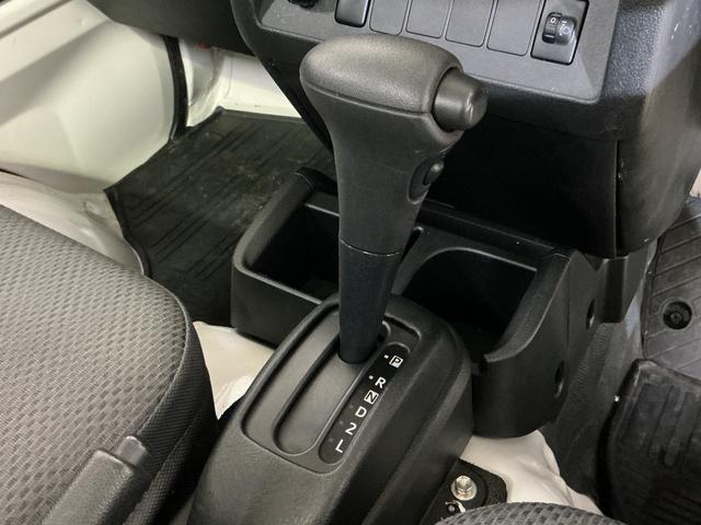 ハイゼットトラックスタンダード　切替式４ＷＤ　オートマ車　ラジオデッキ　３方開切替式４ＷＤ　オートマ　ラジオデッキ　ＥＴＣ　３方開　ドアバイザー　ラバーマット　ヘッドライトレべライザー　マニュアルエアコン　１２Ｖ電源ソケット　スペアタイヤ　バッテリーカバー（京都府）の中古車