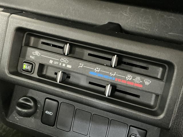ハイゼットトラックスタンダード　切替式４ＷＤ　オートマ車　ラジオデッキ　３方開切替式４ＷＤ　オートマ　ラジオデッキ　ＥＴＣ　３方開　ドアバイザー　ラバーマット　ヘッドライトレべライザー　マニュアルエアコン　１２Ｖ電源ソケット　スペアタイヤ　バッテリーカバー（京都府）の中古車