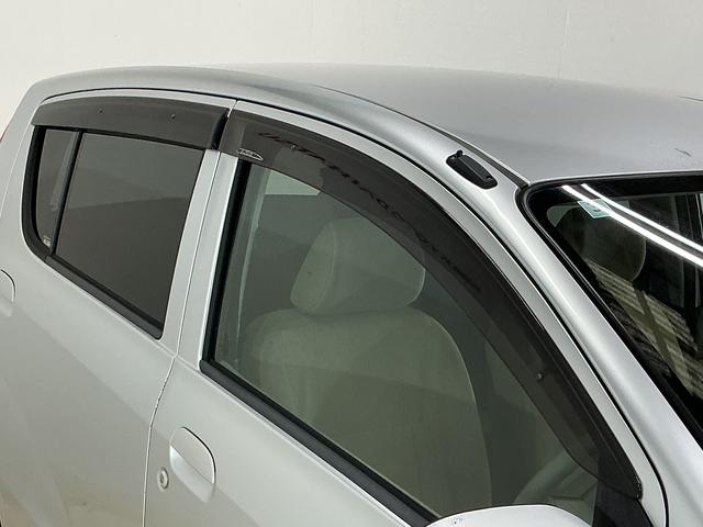 ミラＸ　ＣＤチューナー　キーレスリモコン　電動格納式ドアミラーＣＤチューナー　キーレスリモコン　マニュアルエアコン　ホイールキャップ　カーペットマット　ロングバイザー　電動格納式ドアミラー　リヤスモークドガラス　運転席・助手席エアバッグ　パワステ　ＡＢＳ（京都府）の中古車