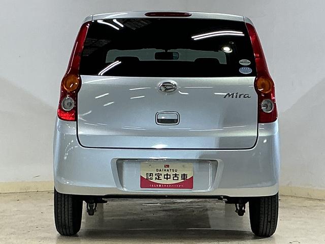 ミラＸ　ＣＤチューナー　キーレスリモコン　電動格納式ドアミラーＣＤチューナー　キーレスリモコン　マニュアルエアコン　ホイールキャップ　カーペットマット　ロングバイザー　電動格納式ドアミラー　リヤスモークドガラス　運転席・助手席エアバッグ　パワステ　ＡＢＳ（京都府）の中古車