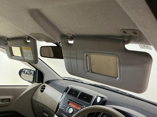 ミラＸ　ＣＤチューナー　キーレスリモコン　電動格納式ドアミラーＣＤチューナー　キーレスリモコン　マニュアルエアコン　ホイールキャップ　カーペットマット　ロングバイザー　電動格納式ドアミラー　リヤスモークドガラス　運転席・助手席エアバッグ　パワステ　ＡＢＳ（京都府）の中古車