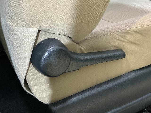 ミラＸ　ＣＤチューナー　キーレスリモコン　電動格納式ドアミラーＣＤチューナー　キーレスリモコン　マニュアルエアコン　ホイールキャップ　カーペットマット　ロングバイザー　電動格納式ドアミラー　リヤスモークドガラス　運転席・助手席エアバッグ　パワステ　ＡＢＳ（京都府）の中古車