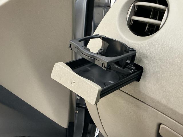 ミラＸ　ＣＤチューナー　キーレスリモコン　電動格納式ドアミラーＣＤチューナー　キーレスリモコン　マニュアルエアコン　ホイールキャップ　カーペットマット　ロングバイザー　電動格納式ドアミラー　リヤスモークドガラス　運転席・助手席エアバッグ　パワステ　ＡＢＳ（京都府）の中古車