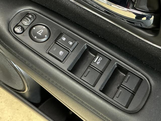 ヴェゼルＸ・ホンダセンシング　ワンオーナー　ナビＴＶ　バックカメラワンオーナー　ナビＴＶ　バックカメラ　ドライブレコーダー　ＥＴＣ　クルーズコントロール　電子パーキング　オートブレーキホールド　ＵＳＢ　Ｂｌｕｅｔｏｏｔｈ　プッシュスタート　ＬＥＤヘッドライト（京都府）の中古車