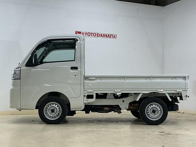 ハイゼットトラックスタンダード　レンタカーアップ　４ＷＤ　ＣＶＴ　ナビ　ＥＴＣレンタカーアップ　４ＷＤ　ＣＶＴ車　ナビ　バックカメラ　ドラレコ　ＥＴＣ　リアコーナーセンサー　オートマチックハイビーム　Ｂｌｕｅｔｏｏｔｈ　３方開　フルセグＴＶ　ＵＳＢ接続　ドアバイザー　スマアシ（京都府）の中古車